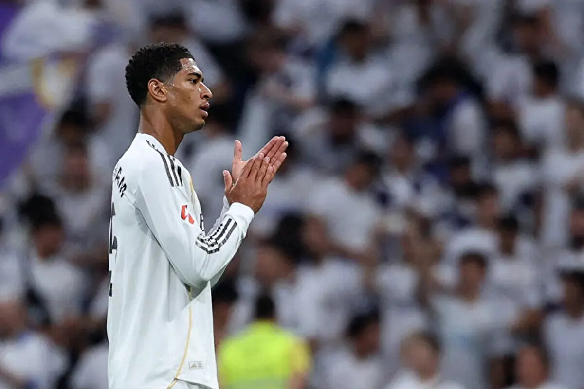 Real Madrid Teknik Diretörü Xabi Alonso'ya Villarreal maçı öncesinde düzenlediği basın toplantısında Arda Güler ve Bellingham'ın aynı anda sahada olmasıyla ilgili soru geldi.<br><br>