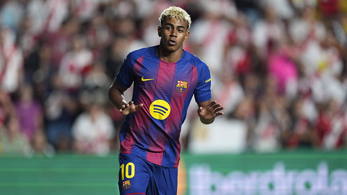 Genç futbolcunun pubis bölgesinde ağrılar tekrar ortaya çıktı ve kulüp, Yamal’ın sahalardan yaklaşık 2-3 hafta uzak kalacağını duyurdu.