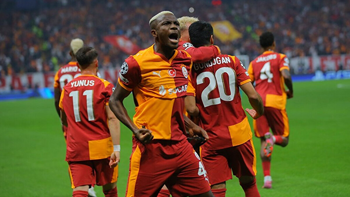 Lineker, "Victor Osimhen'den özür diliyorum. Hatırlarsanız, bazen sahada kaybolduğunu ima etmiştim." dedi.