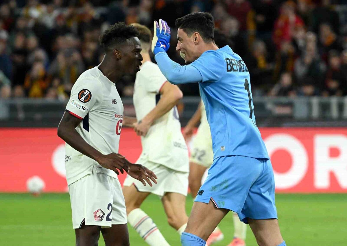 Genç kaleci, 80. dakikada Dovbyk'in penaltısını kurtardı ancak hakem, Berke'nin kural ihlali yaptığı gerekçesiyle penaltıyı tekrarladı. 