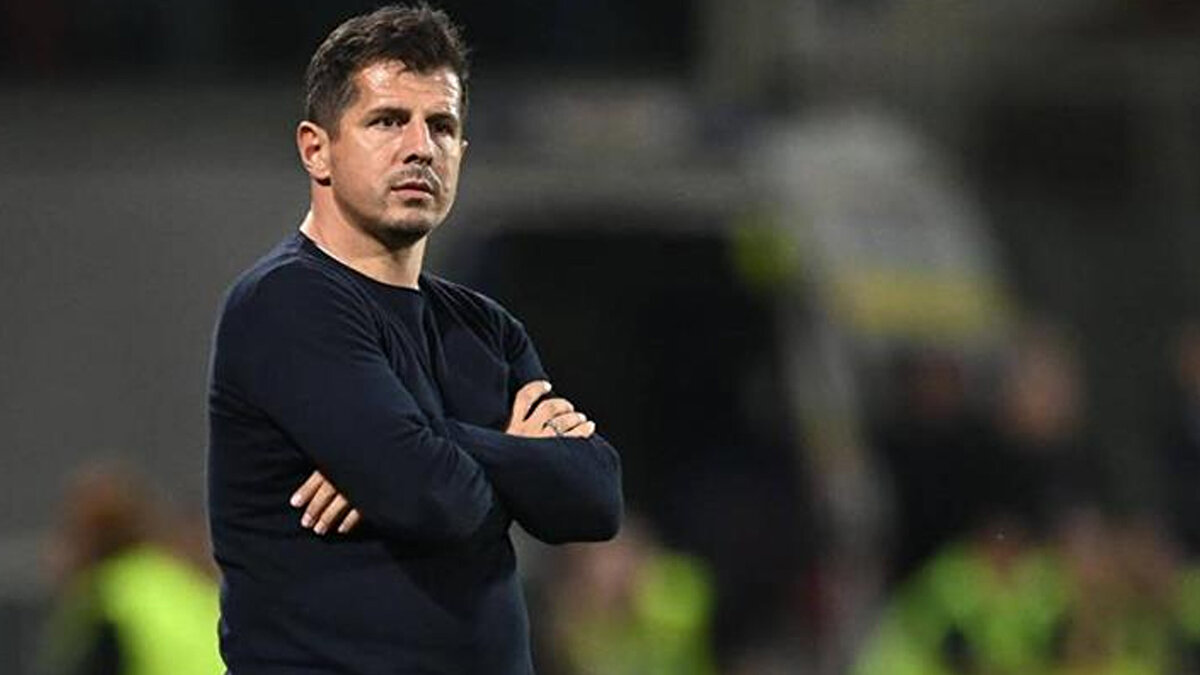 Trendyol Süper Lig’in 8. haftasında Antalyaspor sahasında Çaykur Rizespor’a 5-2 mağlup oldu. Maçın ardından teknik direktör Emre Belözoğlu hem istifa sinyali verdi hem de hakem Ozan Ergün’e tepki gösterdi.