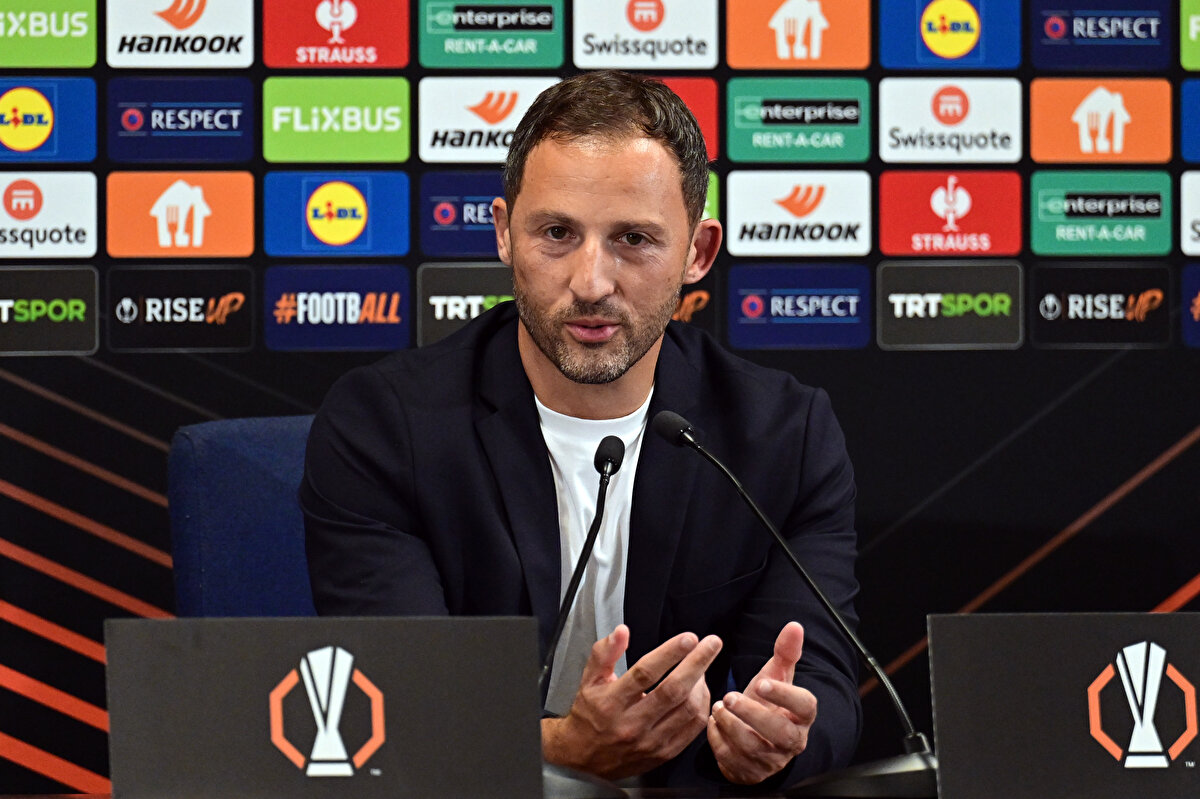 Ahmet Çakar: Fenerbahçe; oldukça iyi oynadı, bazı oyuncuları büyük sıçrama yaptı… Belki bunu söylemek için çok erken ama Tedesco ile takım ve taraftar arasında ten uyumu tutmuş gibi… Maça fevkalade iyi başlayan bir Fenerbahçe ve matkap gibi oynayan bir Kerem Aktürkoğlu vardı. Talisca'nın harika pasını, Kerem çok iyi değerlendirdi. Belki de Talisca çıkana kadar Fenerbahçe'deki en iyi maçını oynadı. Pek tabii ki İsmail de öyle… Fenerbahçe, Nice'i boğduğu dakikalarda yine Kerem'le ikinci golü buldu. [Sabah]