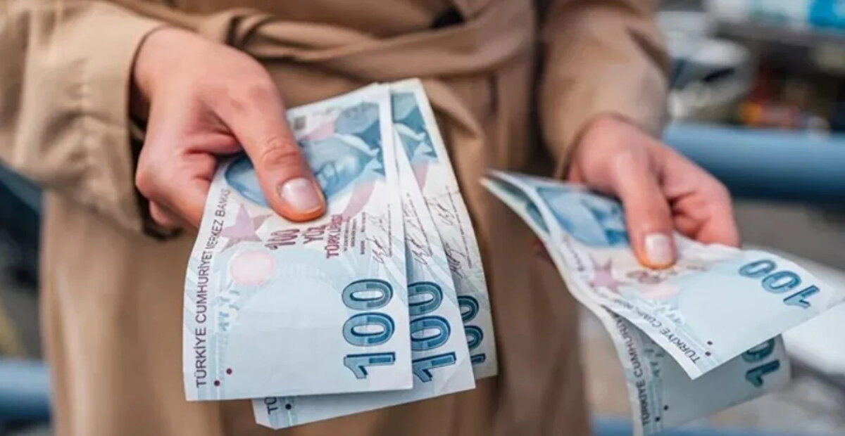 <br>2026 yılı memur ve emekli maaşlarındaki kesin oran ise ekim, kasım ve aralık ayı enflasyon rakamlarının açıklanmasının ardından netleşecek.