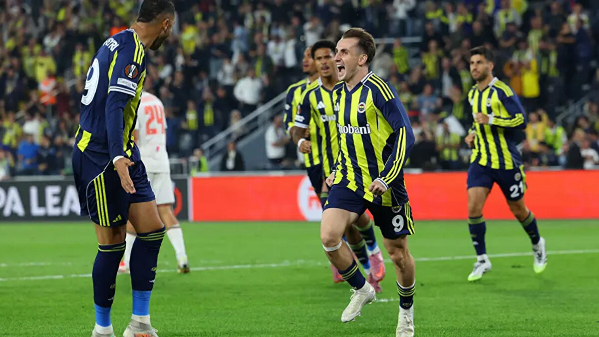 UEFA Avrupa Ligi ikinci maçında Fenerbahçe sahasında Nice'i 2-1 yendi. Usta spor yorumcusu Şansal Büyüka, Fenerbahçe’nin UEFA Avrupa Ligi’nde Nice’i 2-1 mağlup ettiği karşılaşmanın ardından değerlendirmelerde bulundu.