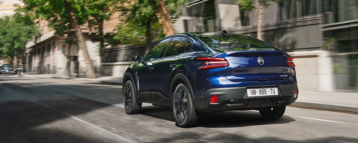 CITROËN C4 X<br>C4 X modelinde Ekim ayına özel: <br><br>150.000 TL kredi için 12 ay, %0 faiz ya da 30.000 TL nakit indirimi seçeneği*<br><br>*Kampanya YENİ C4 X MAX 1.2 PURETECH 130 HP EAT8 için geçerlidir.