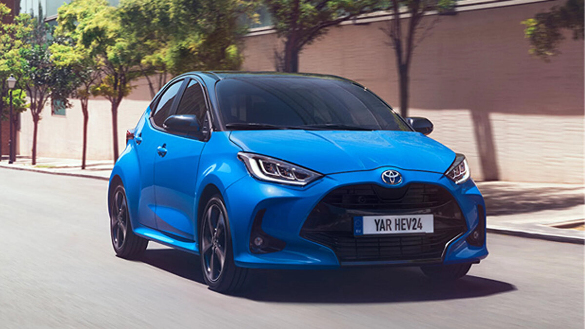 Yaris Hybrid<br><br><br>2025 Model<br>VersiyonTavsiye Edilen Hybrid'e Özel<br>ÖTV Oranı ile FiyatlarTavsiye Edilen Ekim<br>Ayına Özel Sınırlı<br>Sayıda Kampanyalı Fiyatlar*<br>1.5 Hybrid Flame e-CVT1.962.000 TL1.771.500 TL<br>1.5 Hybrid Passion X-Pack Siyah Tavan e-CVT**2.292.000 TL2.059.000 TL<br>Tavsiye Edilen Hybrid'e Özel<br>ÖTV Oranı ile FiyatlarTavsiye Edilen Ekim<br>Ayına Özel Sınırlı<br>Sayıda Kampanyalı Fiyatlar*<br>%75 ÖTV'li versiyonlarda Metalik ve Sedefli Metalik Renk Farkları14.600 TL14.600 TL<br>%80 ÖTV'li versiyonlarda Metalik ve Sedefli Metalik Renk Farkları15.000 TL15.000 TL