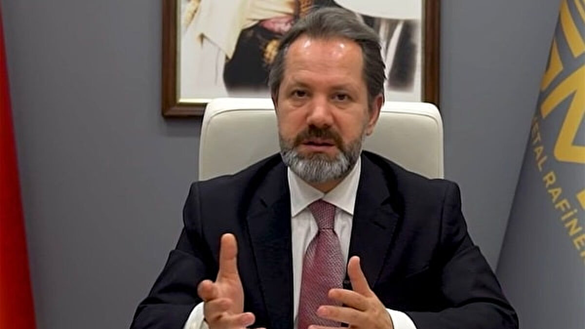 Altın ve Para Piyasaları Uzmanı İslam Memiş, TV100’de katıldığı canlı yayında yatırımcılar için kritik uyarılarda bulundu. Memiş, Kasım ayını işaret ederek yatırımcıları sabırlı olmaya davet etti. Memiş, altının bağımsız bir şekilde yükseldiğini ve ons altının gözünü 4 bin dolara kırptığını söyledi.