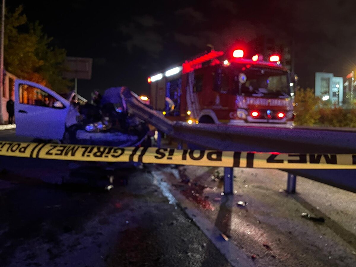 İhbar üzerine olay yerine itfaiye, polis ve sağlık ekipleri sevk edildi.