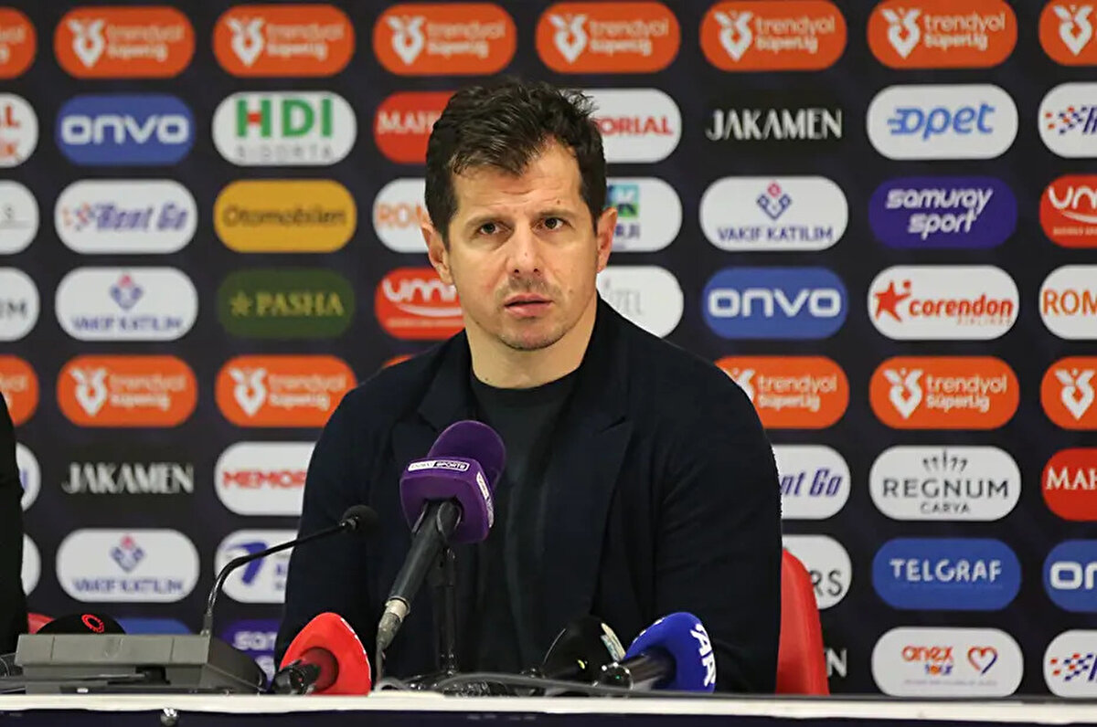 Karşılaşmanın ardından Antalyaspor Teknik Direktörü Emre Belözoğlu, alınan kötü sonucun sorumluluğunu aldığını ve kulüp başkanı Rıza Perçin’le görüşeceğini söylemişti.