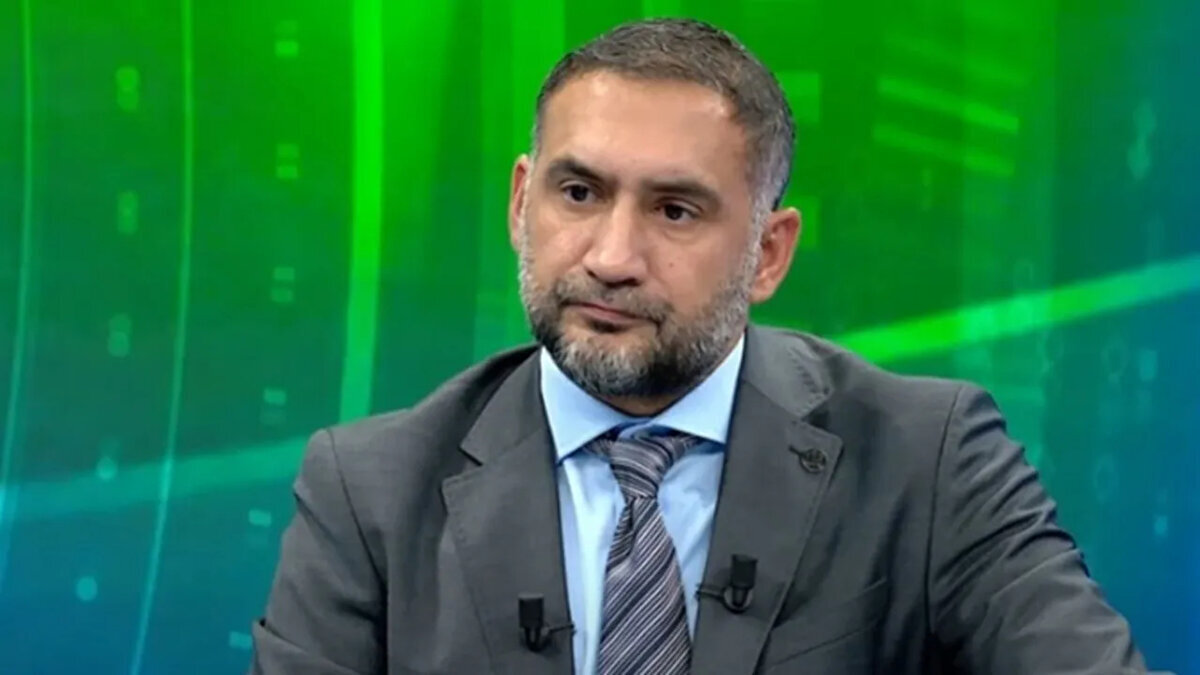 “Oyuncunun kötü performans gösterdiğini gördüğünde 25. dakikada da değiştirebilirsin. 45’i, 60’ı beklemek zorunda değilsin. Bu da oyunun temposunu etkiledi.”