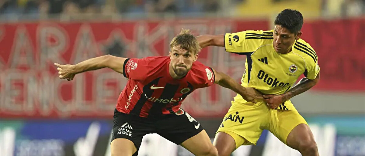 Alvarez, sakatlıktan yeni çıktığı için hocası Aguirre ve Meksikalı yetkililerle görüştü ve bu yönde bir karar alındı.