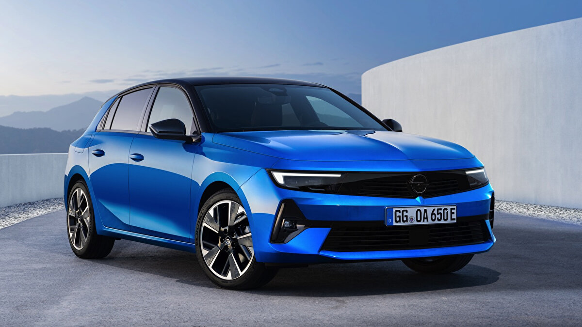 Astra<br><br>300.000 TL 12 ay %0 faiz seçeneği ile ödeme imkanı*<br>Ekim ayına özel siyah tavan, grafik gri ve metalik renk opsiyonu ücretsiz.