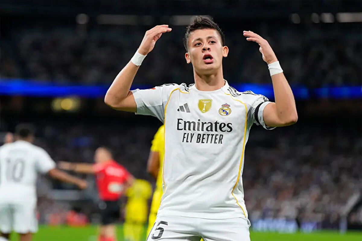 Arda Güler'in performansı nasıldı? Arda Güler, Real Madrid’de bu sezon LaLiga ve Şampiyonlar Ligi’nde toplam 8 maçta süre aldı.<br><br><br>Milli futbolcu bu karşılaşmalarda 3 gol ve 4 asist kaydetti.