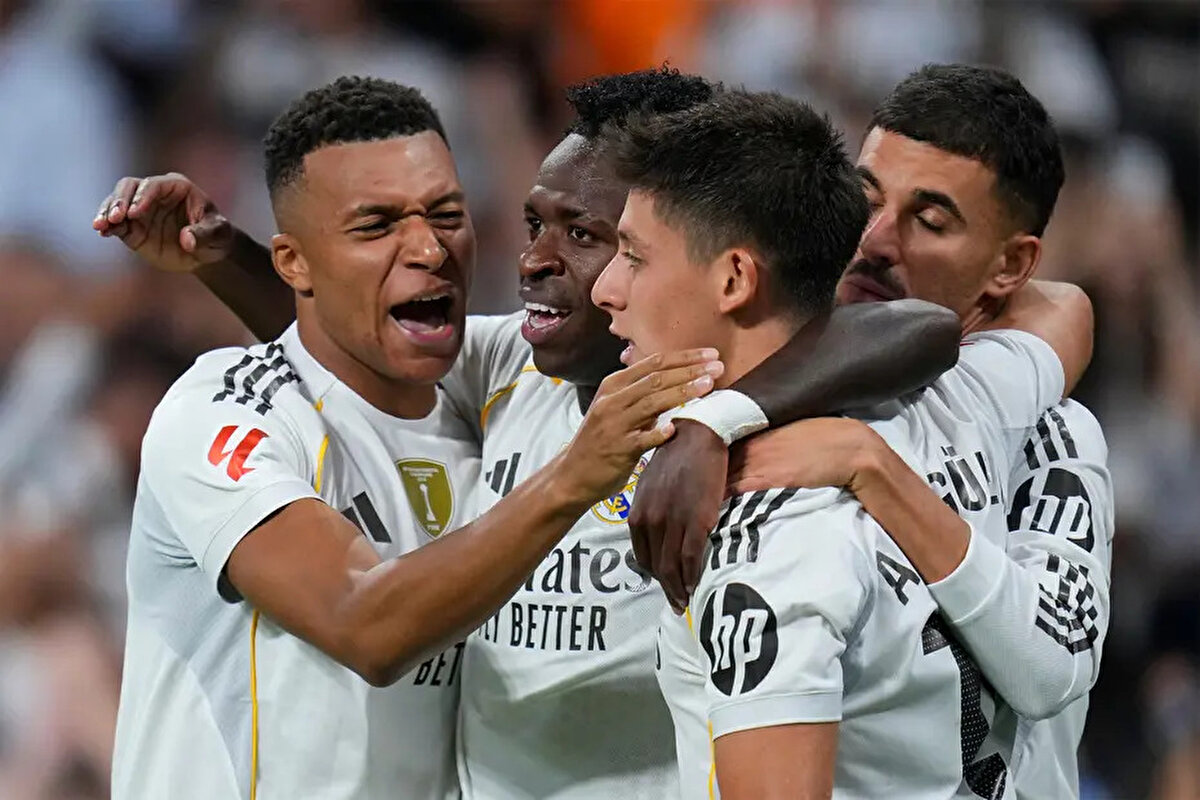 AS’ta yer alan oyuncu değerlendirmelerinde milli futbolcumuz için, “Villarreal karşısında, son maçlarda Real Madrid taraftarlarını etkileyen Mpappe-Arda ikilisi neredeyse hiç görünmedi." ifadeleri kullanıldı.<br><br>