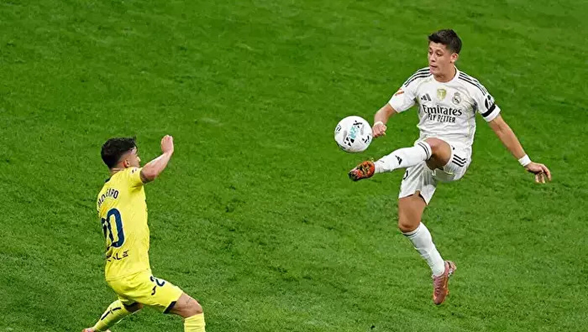 İlk yarının sonlarında Real Madrid'in kazandığı serbest vuruşta topun başına ise Arda Güler geldi. Aynı anda eflatun beyazlıların yeni transferi Mastantuono da serbest vuruşu kullanmak istedi ve topun başına geldi, ancak Arda Güler buna izin vermedi.