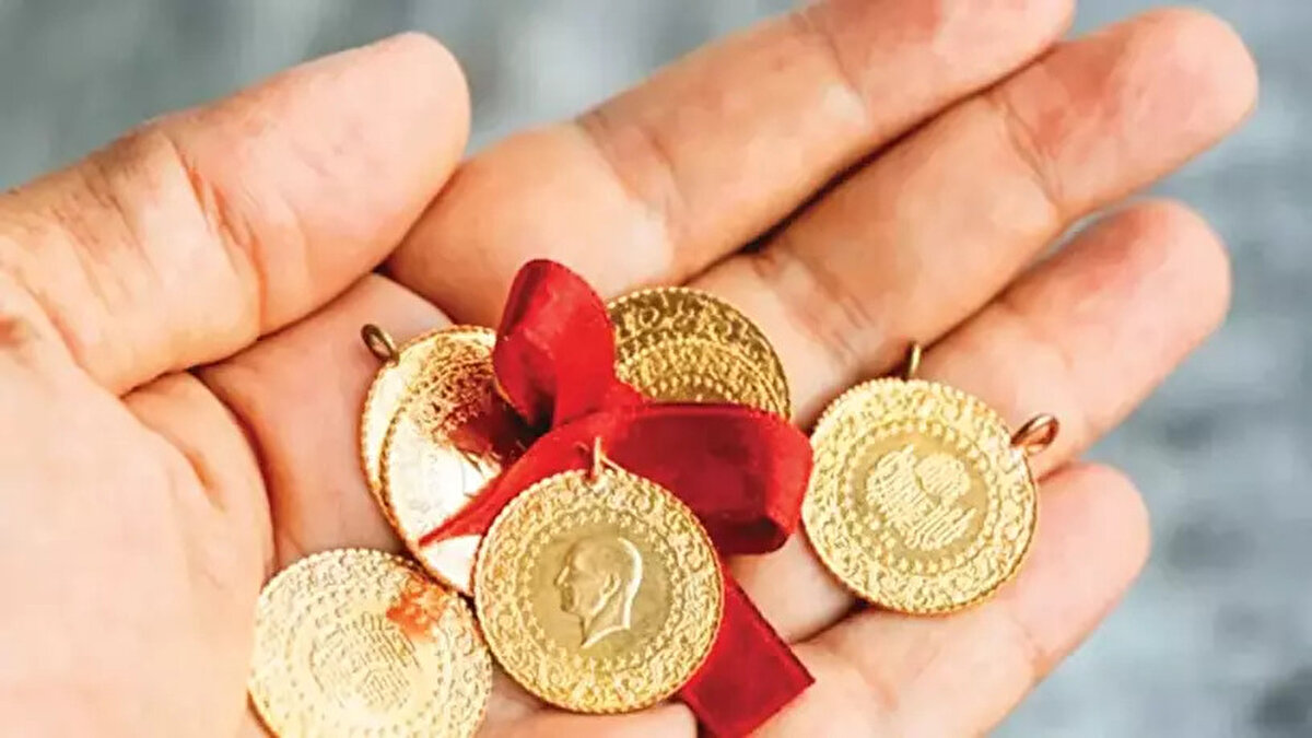 Memiş, altındaki bu yükselişi “bilerek ve isteyerek yol verilmiş” bir hareket olarak nitelendirirken, bu yükselişin ardında gizlenen zararların ciddi olduğunu vurguladı. “Kazancın olduğu yerde vergi vardır ve çok yakında yeni vergi modelleriyle tanışacağız. Sistemin zahmetsizce yatırımcıların kazancından pay aldığı bir döneme giriyoruz” dedi.