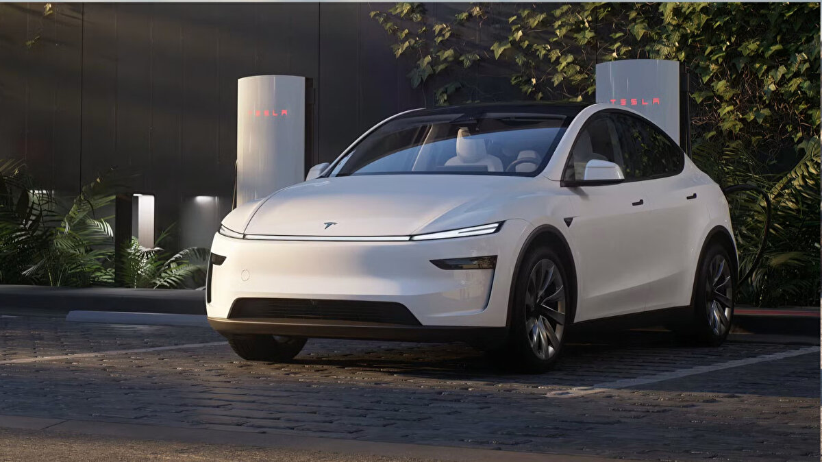 1. Tesla Model Y<br><br>Toplam Satış: 27.420 adet<br>Türkiye’de elektrikli otomobil dönüşümünün öncülerinden olan Tesla Model Y, yüksek menzil kapasitesi ve şarj ağı avantajıyla ilk sırada yer aldı.