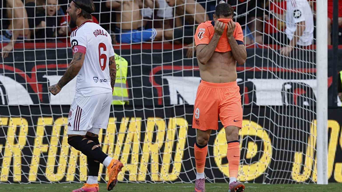 İkinci yarıda penaltı kazanan Barcelona, skoru eşitleme şansı yakaladı. 76. dakikada kullanılan penaltıda topun başına geçen Polonyalı golcü Robert Lewandowski, sol tarafa yaptığı vuruşta çerçeveyi bulamadı ve meşin yuvarlak direğin yanından dışarıya çıktı.