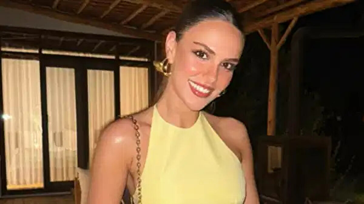 Özgü Kaya Kimdir?<br><br>Özgü Kaya, 17 Haziran 1996 tarihinde İstanbul’da dünyaya gelmiştir. Aslen Uşak’ın Eşme ilçesindendir. Küçük yaşlardan itibaren sahne sanatlarına ilgi duyan Kaya, eğitimini İstanbul Üniversitesi Devlet Konservatuvarı’nda sürdürmektedir.