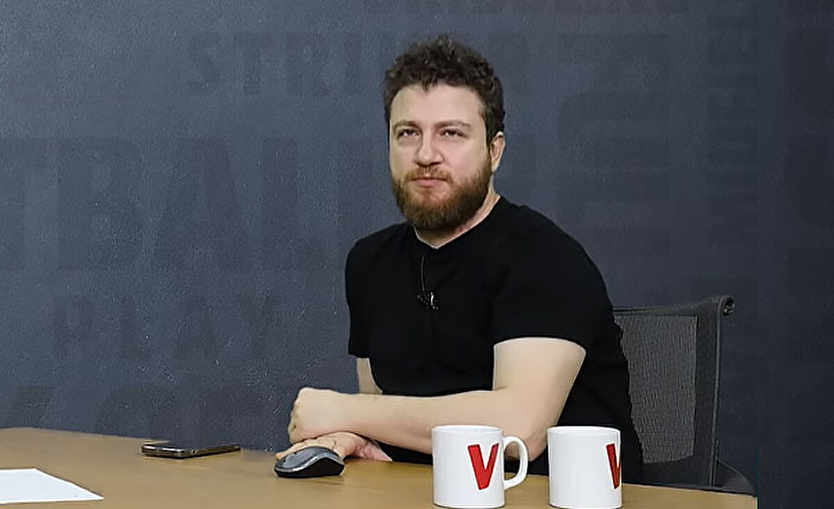 "Beşiktaş ilk yarı çok iyi oynadı. Ama ikinci yarıda benim gördüğüm en çekingen, fırsat değerlenme konusunda tutuk, zaman zaman kaybetme ihtimalini Galatasaray'a teslim eden bir Beşiktaş vardı."