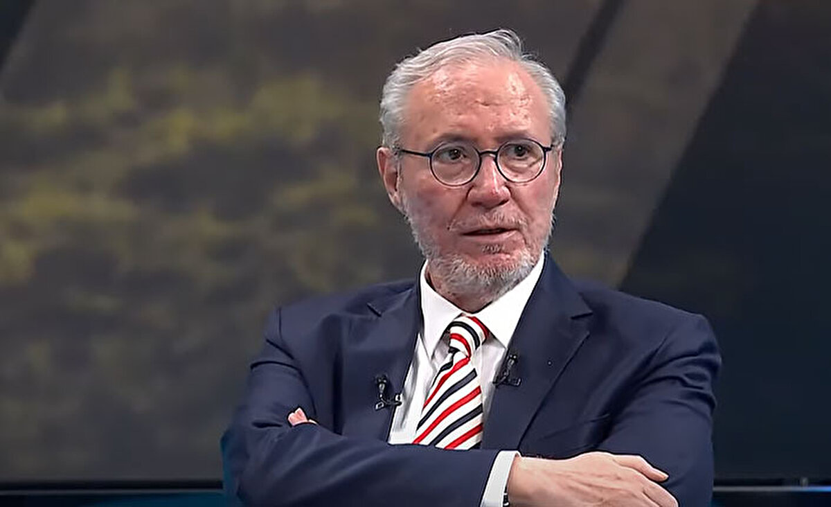 Galatasaray'ın Alman futbolcusu Leroy Sane ilgili de konuşan Tüzemen, "Bu kadar sorumluluk almayan, bu kadar cesaretsiz oynayan ve sorumluluktan kaçan bir futbolcu görmedim. Galatasaray "2. Zaha" olayını yaşıyor. Zaha bile ilk geldiğinde Leroy Sane'den bir tık daha iyiydi. Galatasaray'ın devre arasında en az 3 oyuncu alması lazım!" ifadelerini kullandı.<br><br>