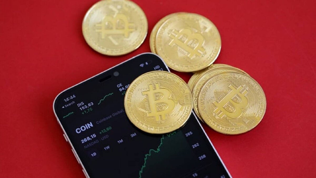 Piyasa değeri bakımından 2. sırada yer alan Ethereum'un fiyatı da yaklaşık yüzde 1,1 değer kazanarak 4 bin 570 dolar seviyesine yükseldi.