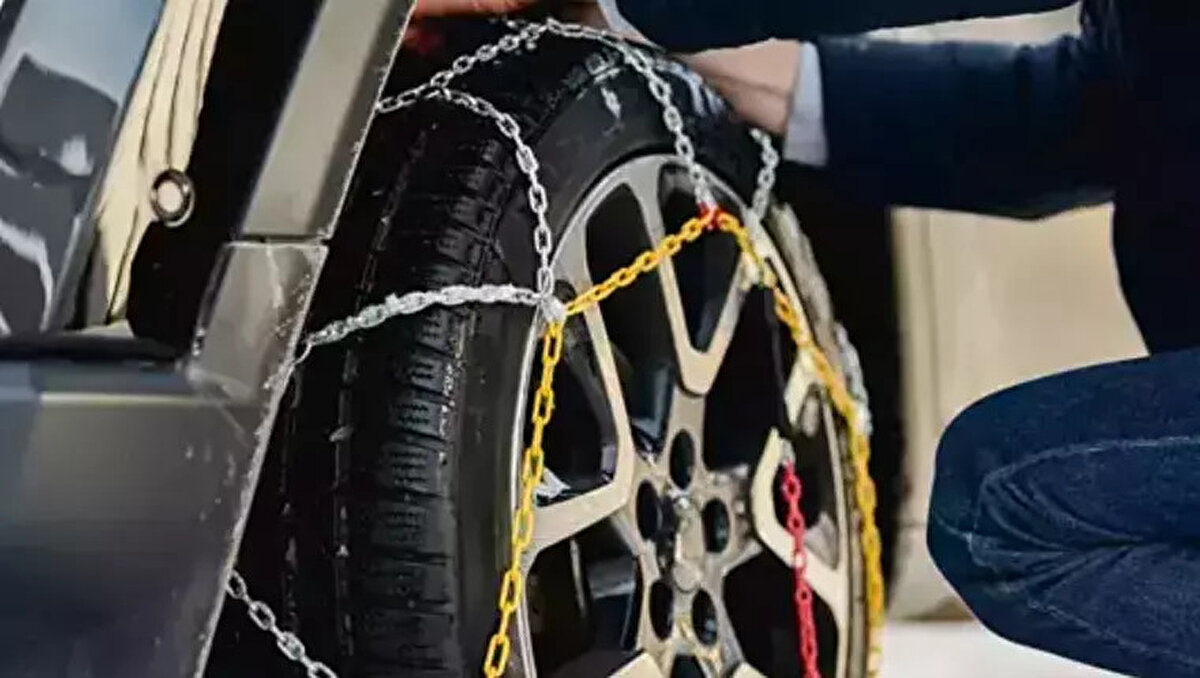 Bakan Abdülkadir Uraloğlu, “Kış Lastiği Kullanma Zorunluluğu ile İlgili Usul ve Esaslar Hakkında Tebliğde Değişiklik Yapılmasına Dair Tebliğ”in 4 Ekim 2025 tarihli Resmî Gazete’de yayımlanarak yürürlüğe girdiğini açıkladı.