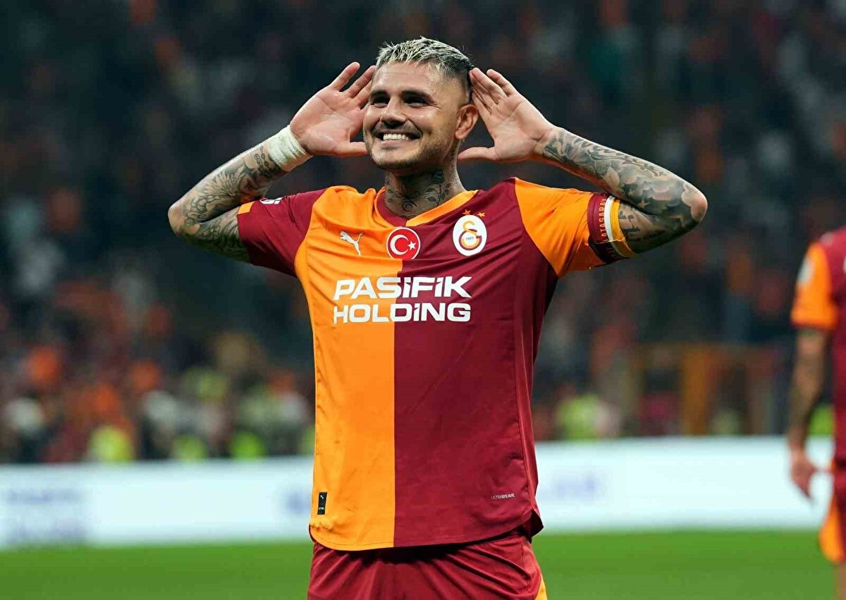 3- AİLEVİ PROBLEMLER BÜYÜDÜ<br><br>Icardi, eski sevgilisi Wanda Nara ile hala mahkemelik durumda. Wanda Nara'dan boşanan Icardi, kızları Isabella ve Francesca'nın velayetlerini almak adına İstanbul mahkemlelerinde mücadele ediyor. 