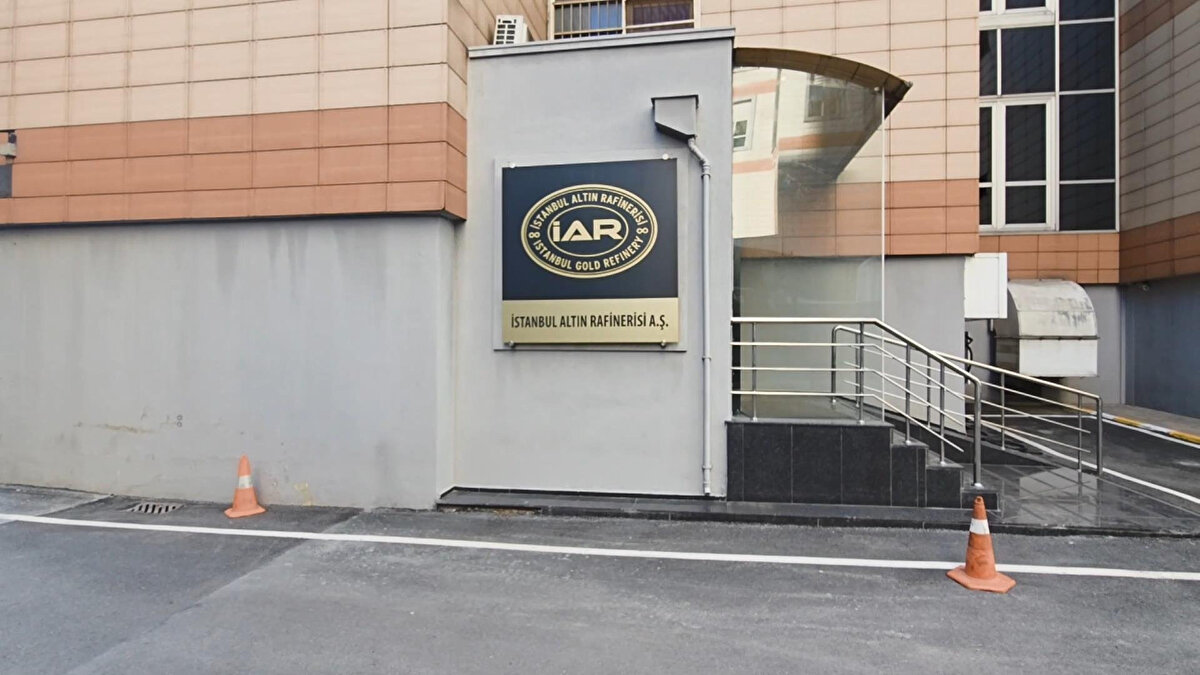 İSTANBUL ALTIN RAFİNERİSİ YÖNETİM KURULU VE BAĞLI ŞİRKETLER<br><br>Yönetim Kurulu Başkanı: Ayşen Esen<br>Yönetim Kurulu Başkan Vekili: Erkam Halaç