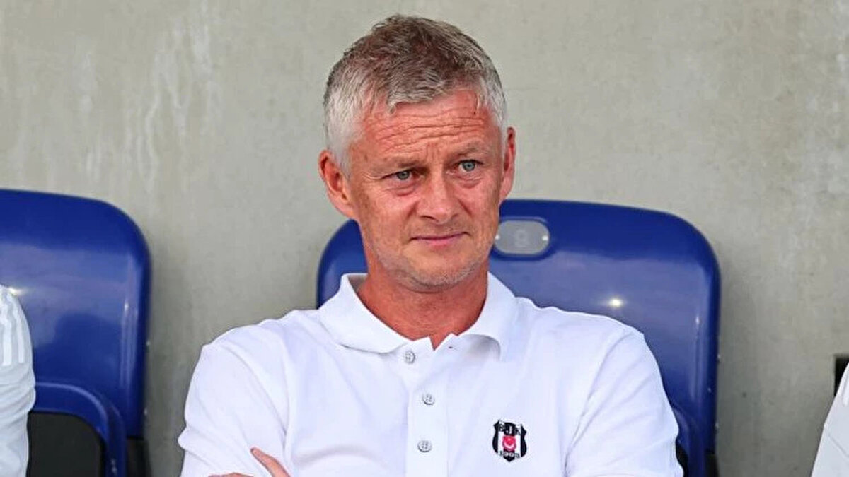 Manchester United'ın sene sonuna kadar Ruben Amorim'i görevden alması durumunda Ole Gunnar Solskjaer'in geçici olarak takımın başına getirilebileceği belirtildi.<br><br>