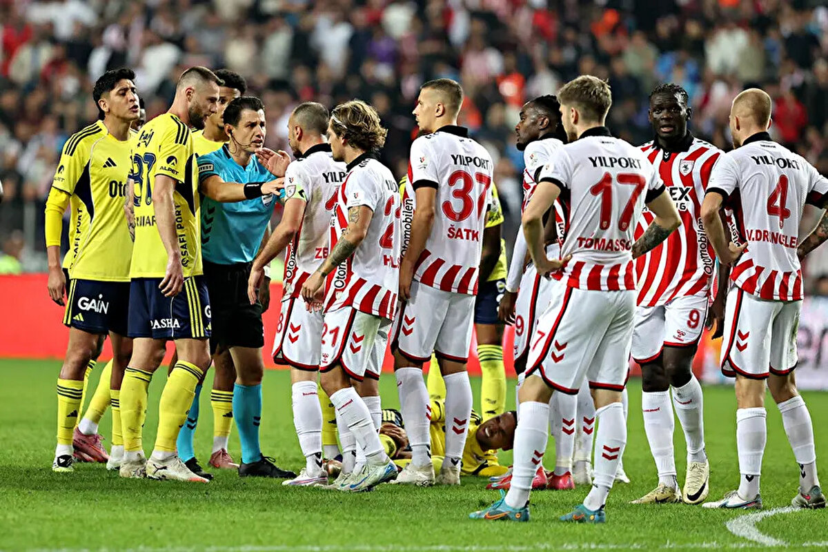 Bahattin Duran: "Top Asensio'nun eline gelmedi, göğüs bölgesinden geldi. Burada elle oynama olsa hakemin ofsayt kararı olsa bile penaltı olurdu. Asensio elle oynamadı, göğüs bölgesinden top sekerek gitti. Pozisyonda yardımcı hakem bayrak kaldırdı. Golü atan 7 numaralı oyuncuya bu bayrak kalktı. O oyuncu zaten ofsayt pozisyonunda değil. Zaten çizgi gelecekti, ofsaytta olmadığı gösterilecekti. Yardımcı hakemin tespiti yanlış. Bu top kalecinin uzağında. Kalecinin müdahale edememesi 17 numaralı oyuncu değil, UEFA'nın güncellenen yorumu bu. Kaleci müdahale edemedi zaten, diğer oyuncuya gitti top. Sahada bu pozisyona yardımcı hakem, 17 numaralı oyuncuya kaldırmış olabilirdi. UEFA'nın en güncel yorumuna göre golün verilmesi en doğru karardı."