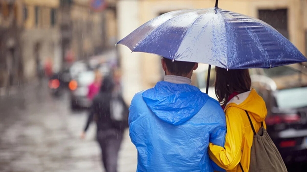 Meteoroloji 1. Bölge Müdürlüğü İstanbul Bölge Tahmin ve Erken Uyarı Merkezi’nden yapılan açıklamaya göre, bu akşam Edirne ve Kırklareli merkezleri ile batı ilçelerinde yağış bekleniyor.