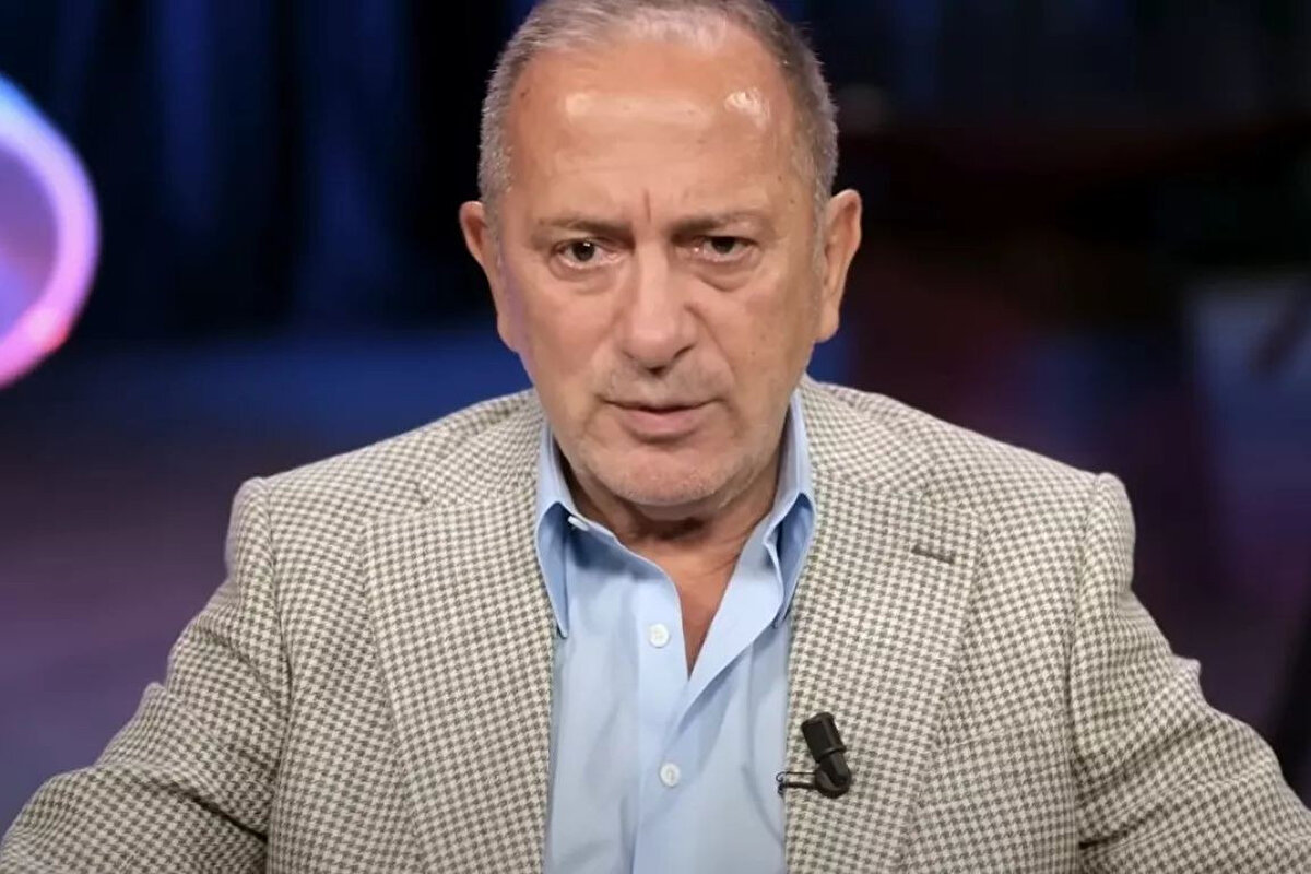 KANAL KAPANDI MI?<br><br>Fatih Altaylı’nın YouTube kanalının kapatılmadığı, ancak yeni videolara bir süre ara verileceği öğrenildi. Kanalda yer alan mevcut videolar yayında kalmaya devam ederken, yayınların ne zaman yeniden başlayacağı ise belirsizliğini koruyor.