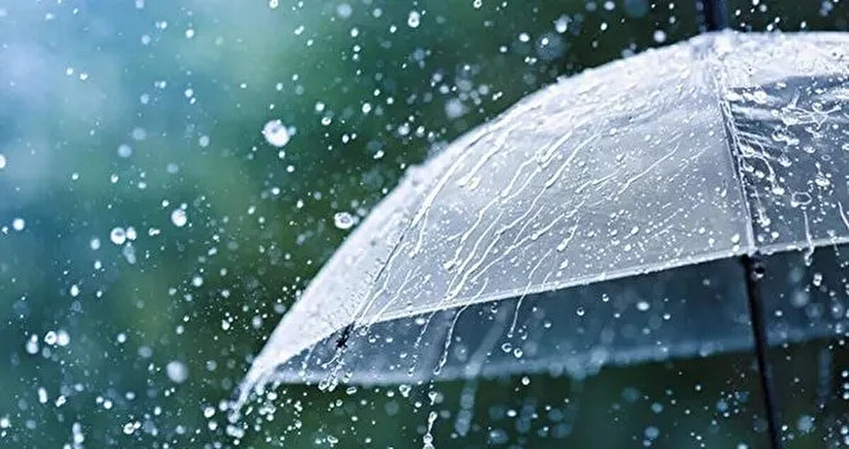 Hafta boyunca yağışların aralıklarla devam edeceği, Çarşamba ve Perşembe günleri de İstanbul genelinde gök gürültülü sağanakların etkili olacağı bildirildi.