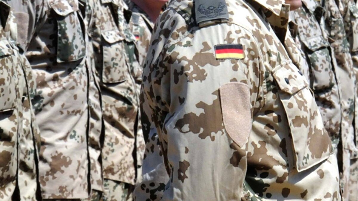 4. sırada 202.100 asker sayısıyla Polonya yer aldı. 5. sırada Fransa 200.000 faal askeriyle yer aldı. 