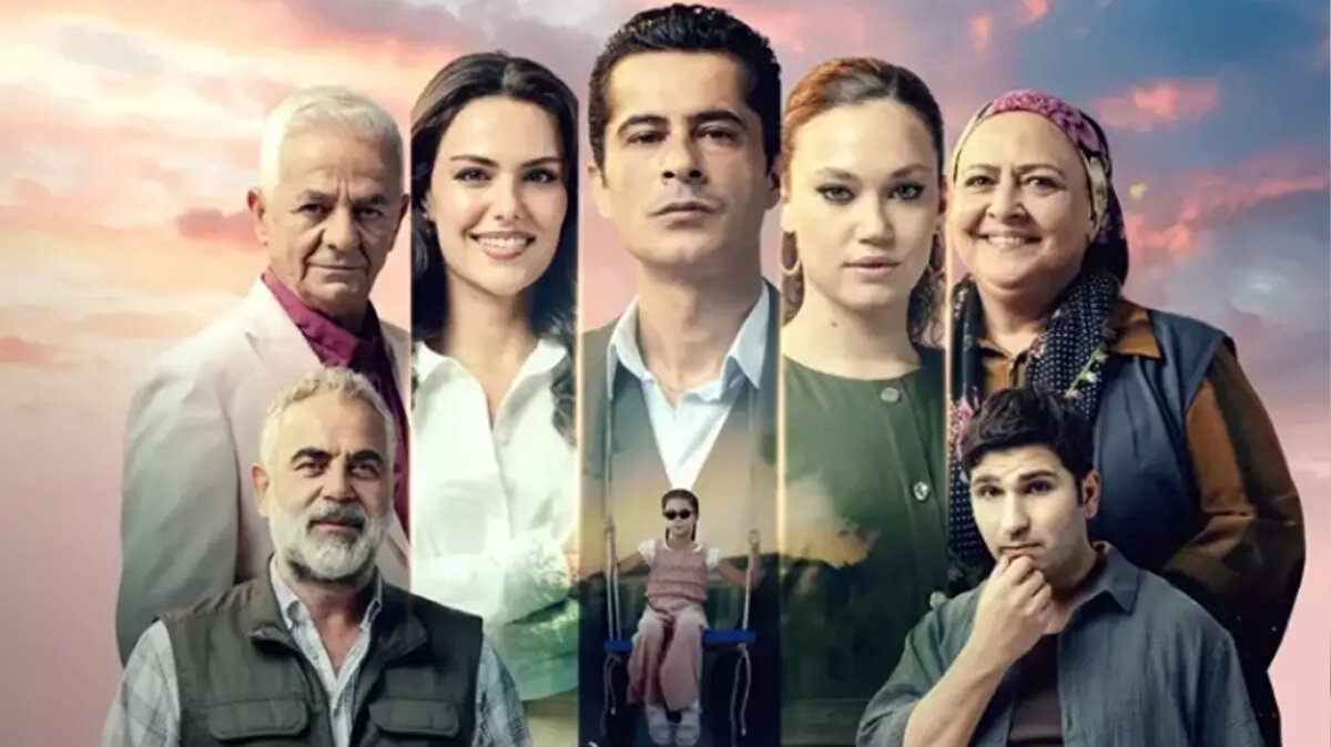 Çekimler yalnızca Ayvalık merkezinde değil, bölgeye özgü köy ve beldelerde de yapılıyor; yapımın ekibi doğal ve otantik mekanları tercih ederek kasaba hissini güçlendirmeyi amaçlıyor. Bu tercih, dizinin görsel anlatımında samimi ve gerçekçi bir zemin oluşturuyor.