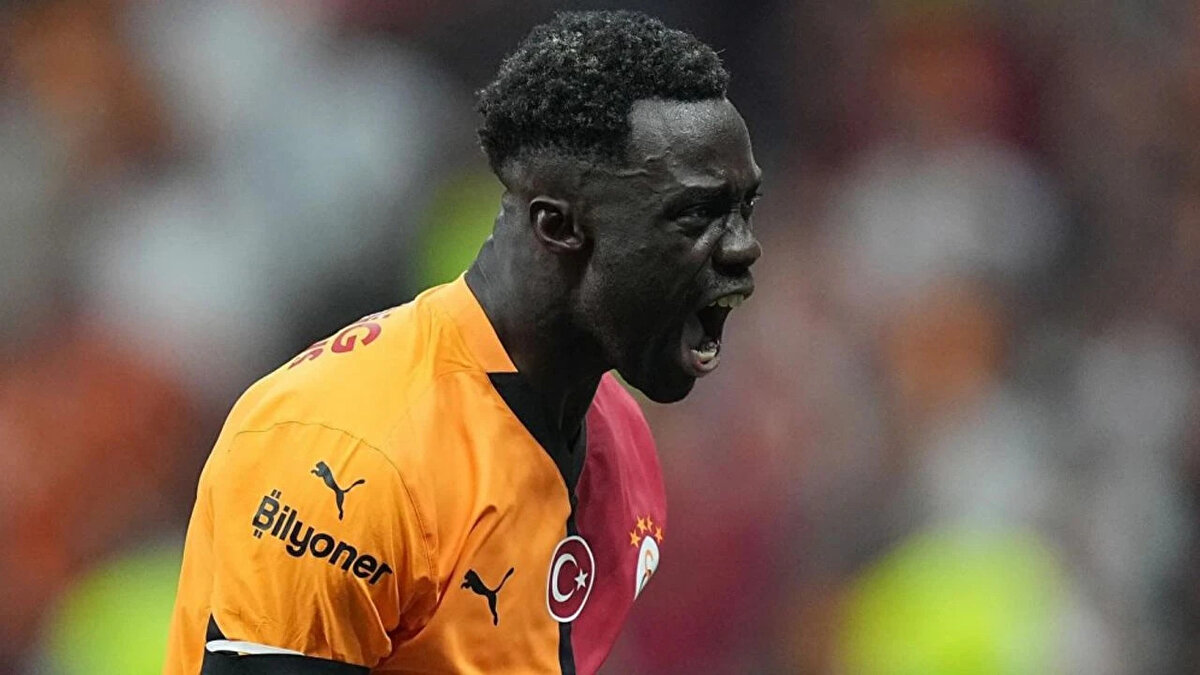 Kırmızı kart görüp cezalı duruma düşen Davinson Sanchez Başakşehir deplasmanında takımını yalnız bırakacak.