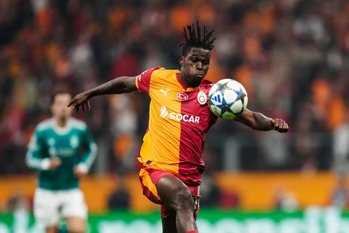 Singo'nun Şampiyonlar Ligi'nde kasım ayının ilk haftasında oynanacak Ajax maçına yetiştirilmeye çalışılacağı da haberde yazan detaylar arasındaydı.