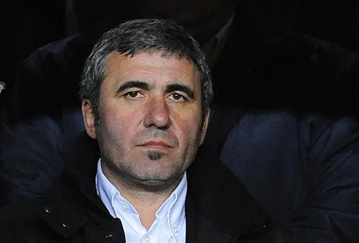 Ajansspor’un haberine göre Rumen futbolunun ve Galatasaray’ın efsane ismi Gheorghe Hagi, Eyüpspor’a önerildi.<br><br>