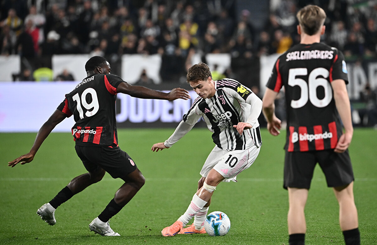 Bu sezon toplamda 12 maçta 5 gol ve 6 asist ile skor katkısı yapan Kenan Yıldız, Avrupa devlerinin de transfer listesinde başı çekiyor. 