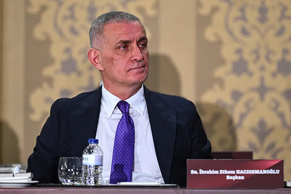 LIVERPOOL TAHMİNİ TUTTU<br><br> <br><br>İbrahim Hacıosmanoğlu, Galatasaray'ın Şampiyonlar Ligi'nde Liverpool'u yeneceğini maçtan 15 gün önce tahmin ettiğini açıkladı.