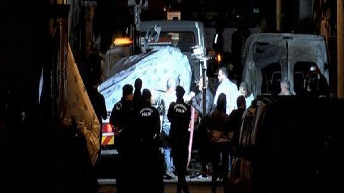 Selim P.’nin İzmir-Edremit seferinin ardından teknisyen Mustafa K.’nın isteğiyle uçağın motorunu çalıştırdığını belirten Laçin A., “Motoru çalıştırdığımda bir sıkıntı yoktu. Mustafa K.’ya, ‘Motoru bana neden çalıştırdın?’ diye sorduğumda ‘Sıkıntı yok. Motorun sesini dinlemek istedim’ dedi” diye konuştu.