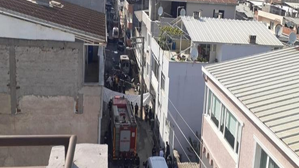 Bursa'da eğitmen pilot Furkan Otkum (29) ile öğrenci pilot Murat Avşar'ın (32) hayatını kaybettiği uçak kazasıyla ilgili davada ilginç bir ayrıntı ortaya çıktı. Tanık olarak dinlenen şirketin Uçuş Operasyon Müdürü Selim P., olay günü sabah kaza yapan uçakla İzmir-Edremit-Bursa seferi yaptığını belirterek “Bu uçuşta herhangi bir aksaklık görmedim. Uçuştan sonra Furkan’la tekrar arka arkaya havalanacaktık. Dinlendiğim sırada Furkan uçakları değiştirmek istedi. Bende kabul ettim. Sonra kaza oldu” dedi.