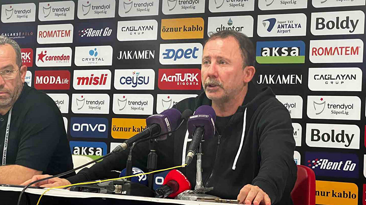 Bu 3 maçı kayıpsız geçmeyi planlayan teknik ekip, 2 Kasım'da Dolmabahçe'de oynanacak Fenerbahçe derbisine moralli çıkmayı amaçlıyor.