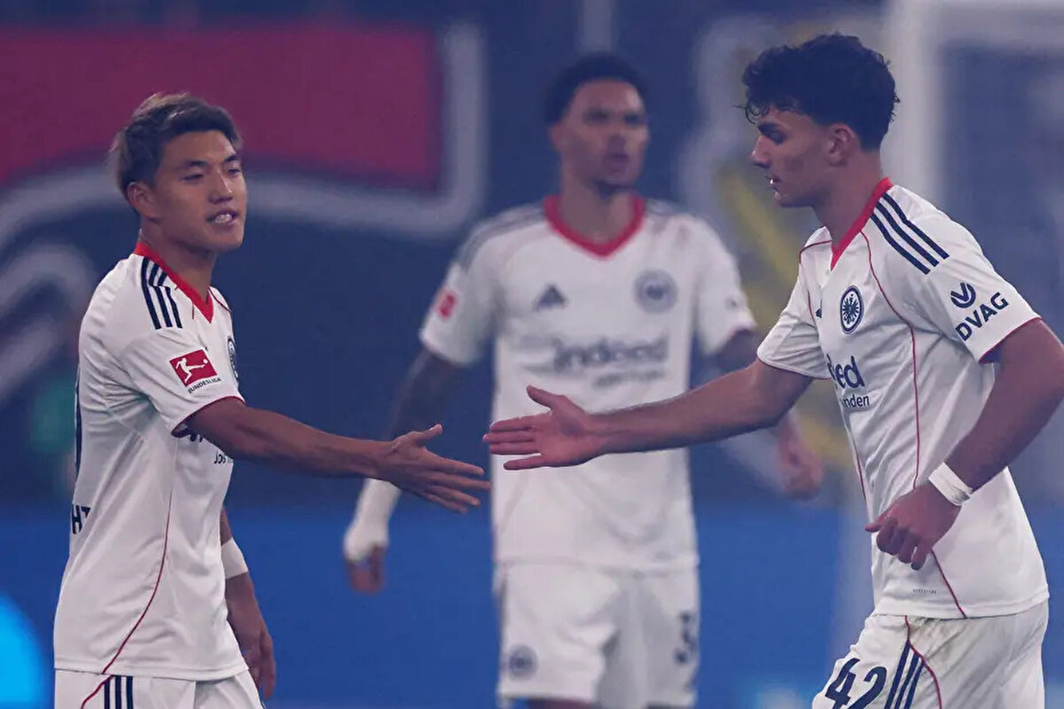 Bazı kulüplerin transferin için ilk teması kurduğu ve özellikle Premier Lig takımlarının 19 yaşındaki oyuncuya ilgi gösterdiği aktarıldı.