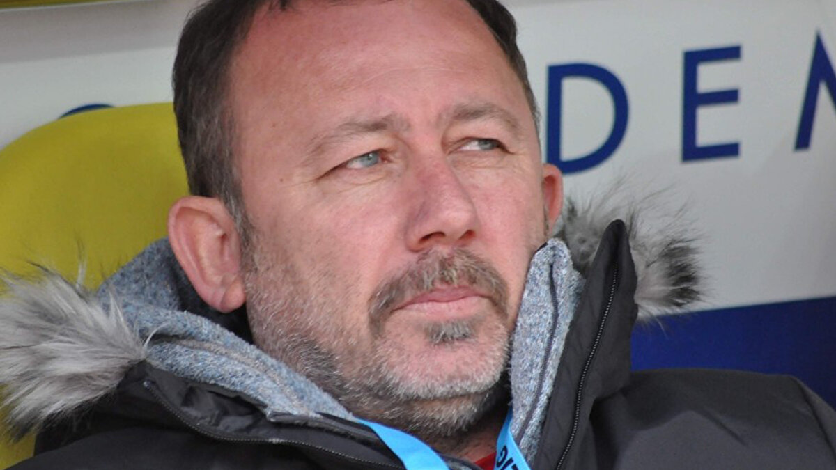 Sergen Yalçın yönetiminde yeniden ivme kazanan Beşiktaş, son haftalarda sergilediği istikrarlı futbolla dikkat çekiyor. Galatasaray karşısında alınan 1 puanla moral kazanıldı, camiaya da özgüven aşıladı.