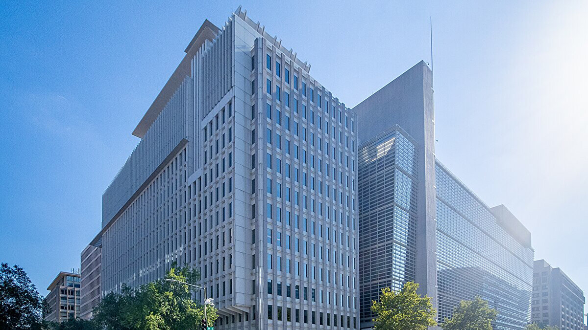 Raporda, Kamboçya ve Endonezya ekonomilerinin bu yıl yüzde 4,8 büyümesi beklenirken, Pasifik Adaları ülkelerinin yüzde 2,7 ve Tayland'ın yüzde 2 büyümesinin öngörüldüğü belirtildi.