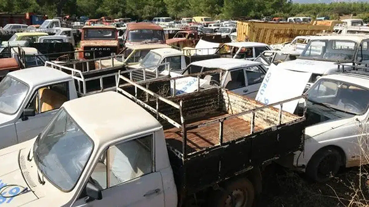 Hurda teşviki kapsamında 12 araç modeli belirlendi<br><br>Yerlilik oranı %40’ın üzerinde olan 12 model, hurda teşviki kapsamına girecek araçlar arasında yer alıyor. Bu modellerin tamamı Türkiye’de üretiliyor. İşte o araçlar: