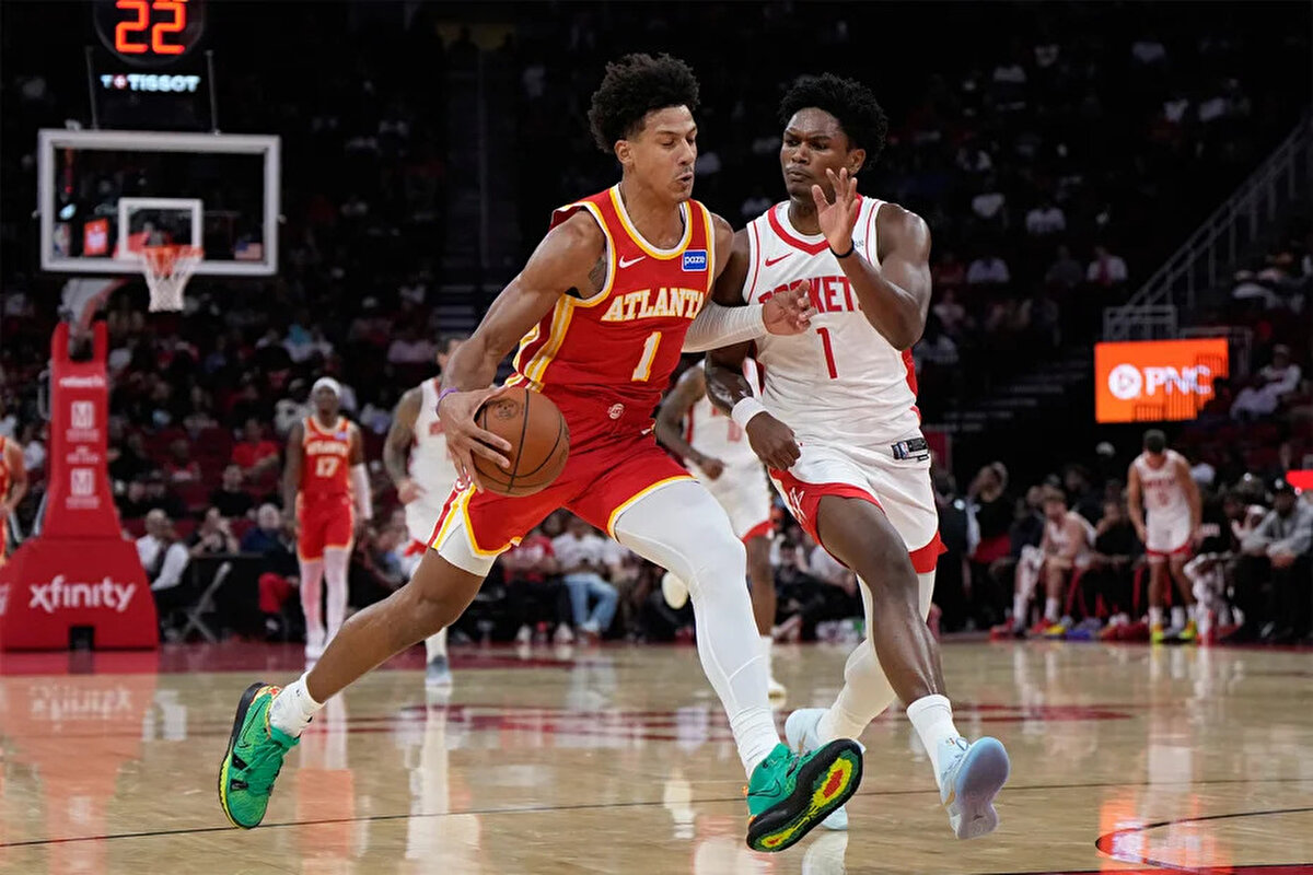 Yeni sezon öncesindeki ilk hazırlık maçında Atlanta Hawks’ı konuk eden Houston Rockets sahadan 122-113’lük galibiyetle ayrıldı.<br><br>