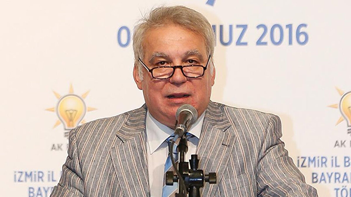 1993-1994 yılları arasında profesyonel yöneticilik yapan Kocabıyık, 1995-1999 yılları arasında Başbakan başdanışmanı olarak görev aldı. Bu dönemde 53., 54. ve 55. Hükümetler ile çalıştı.